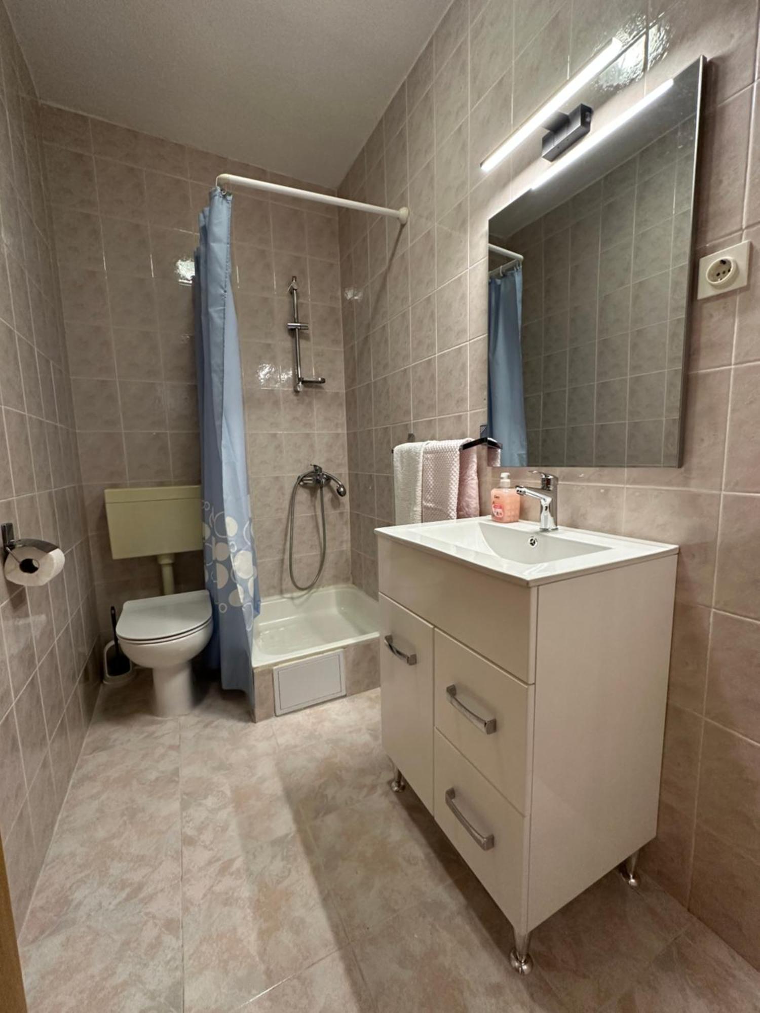 Apartmani Jurica I Ankica Brela Exterior photo